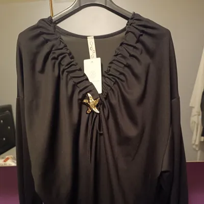 Blouse manches longues noire un peu sweat  taille 40/42